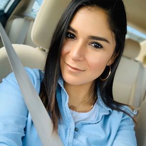 Meet your Posher, Maria alejandra